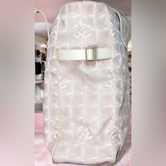 EUC Authentic CHANEL PINK New Travel Line Tote Bag Rare ALL FEET GREAT CONDITION - Picture 2 of 13